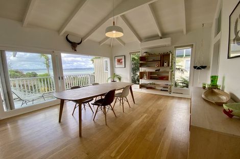 Photo of property in 37 Gill Avenue, Te Atatu Peninsula, Auckland, 0610