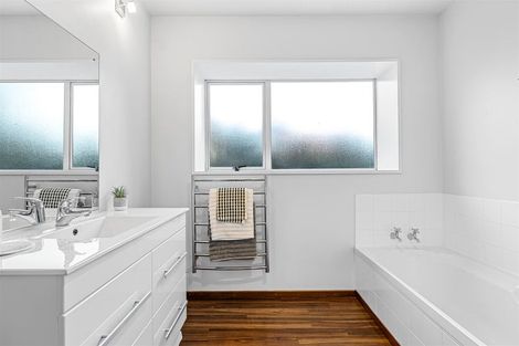 Photo of property in 152 Hawthornden Road, Avonhead, Christchurch, 8042