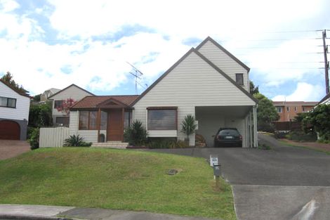 Photo of property in 2/12 Remus Place, Totara Vale, Auckland, 0629