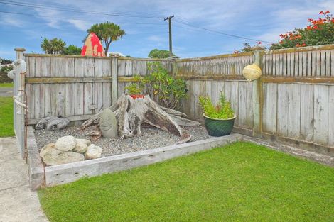 Photo of property in 2a Andresen Street, Foxton Beach, Foxton, 4815