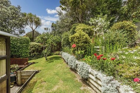 Photo of property in 2/4 Celina Place, Browns Bay, Auckland, 0630