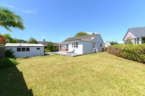 Photo of property in 1/11 Hill Crescent, New Lynn, Auckland, 0600