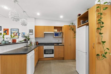 Photo of property in 20/3 Kelvin Grove, Te Aro, Wellington, 6011