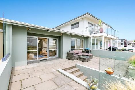 Photo of property in 204 Marine Parade, Mount Maunganui, 3116