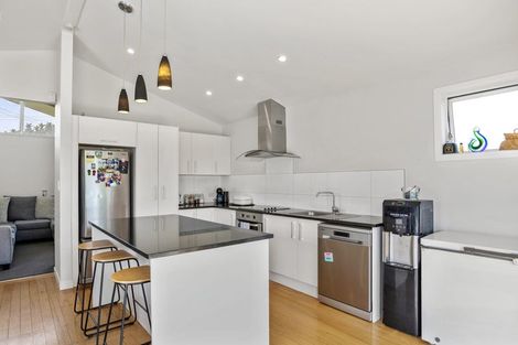 Photo of property in 18 Farnborough Crescent, Mangere, Auckland, 2022