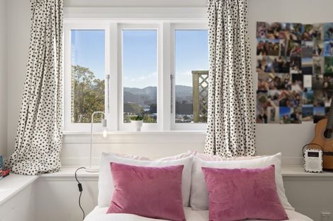 Photo of property in 35 Townsend Road, Miramar, Wellington, 6022