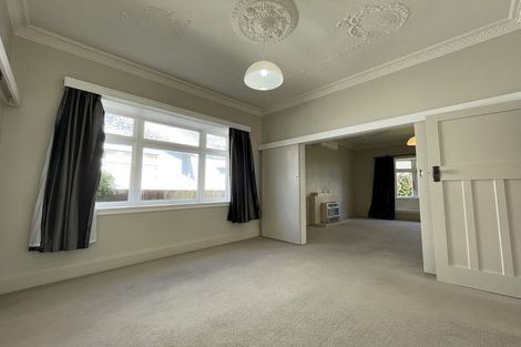 Photo of property in 11 Milverton Avenue, Hokowhitu, Palmerston North, 4410