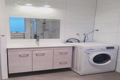 Photo of property in 24 Finlow Drive, Te Atatu South, Auckland, 0610