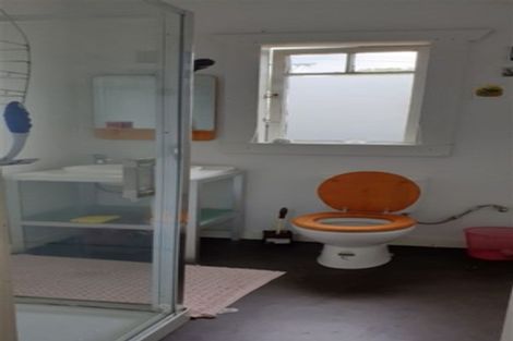 Photo of property in 2 Lippiatt Road, Otahuhu, Auckland, 1062