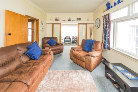 Photo of property in 64 Great North Road, Saint Johns Hill, Whanganui, 4500