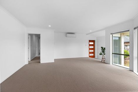 Photo of property in 5 Burnt Oak Drive, Pyes Pa, Tauranga, 3112