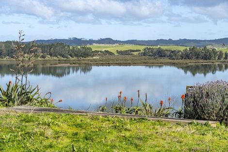 Photo of property in 17 Dem Road, Pahi, Paparoa, 0571