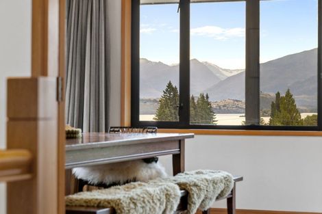Photo of property in 7 Sycamore Place, Wanaka, 9305