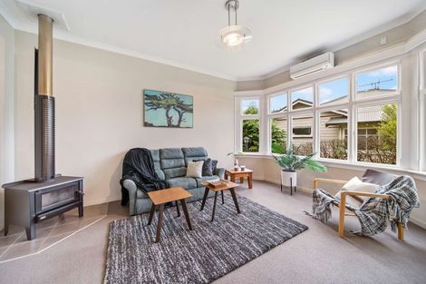 Photo of property in 21 Glenross Street, Glenross, Dunedin, 9011
