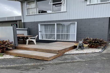 Photo of property in 2/65 Cliff View Drive, Green Bay, Auckland, 0604