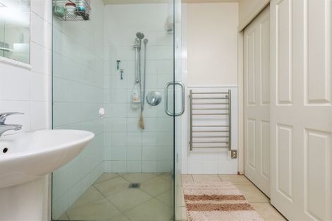 Photo of property in 5/7 The Avenue, Albany, Auckland, 0632