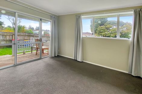 Photo of property in 42 Cobham Crescent, Kelston, Auckland, 0602