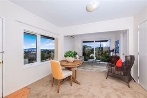 Photo of property in 6 Shearwater Rise, Rothesay Bay, Auckland, 0630