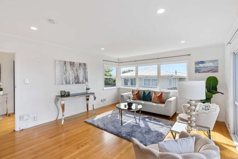 Photo of property in 1/93 Target Road, Totara Vale, Auckland, 0629