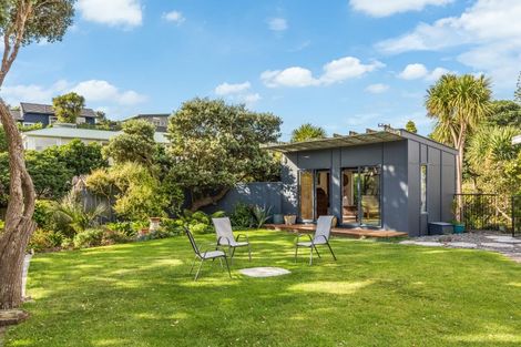 Photo of property in 137 Wellington Road, Paekakariki, 5034