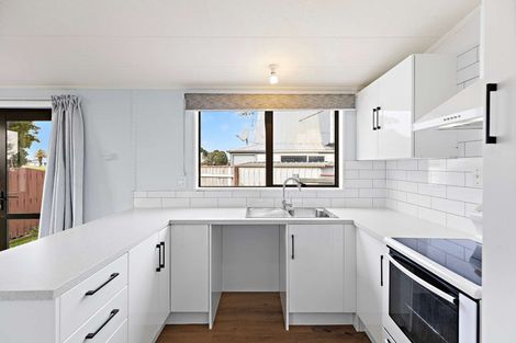 Photo of property in 64 Rhodes Drive, Kelvin Grove, Palmerston North, 4414