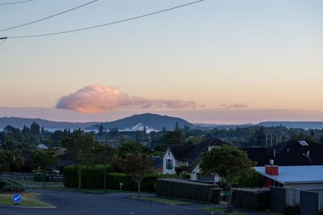 Photo of property in 39 Great Road West, Matipo Heights, Rotorua, 3015