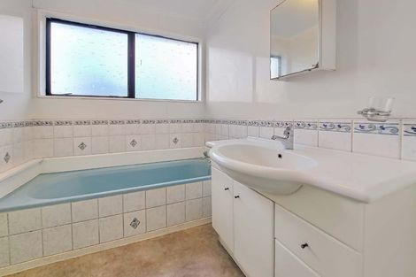 Photo of property in 5 Fenchurch Grove, Stokes Valley, Lower Hutt, 5019