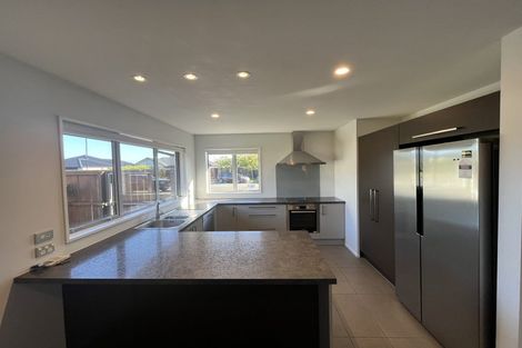 Photo of property in 11 Oakdene Place, Halswell, Christchurch, 8025