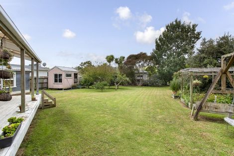 Photo of property in 52 Awaroa Road, Helensville, 0800