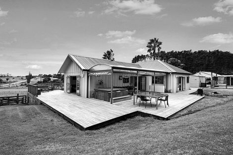 Photo of property in 141 Mangakura Road, Helensville, 0875