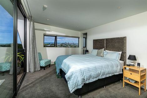 Photo of property in Sugar Lane Apartments, 5/31 Rawene Road, Birkenhead, Auckland, 0626