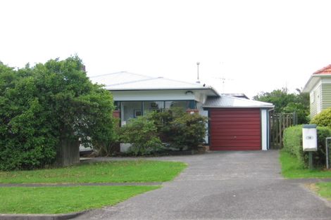 Photo of property in 18 Tyburnia Avenue, Mount Albert, Auckland, 1025