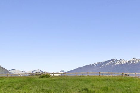 Photo of property in 15 Rubus Street, Wanaka, 9382