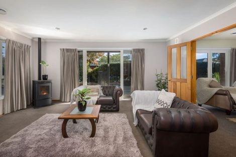 Photo of property in 4 Hemingford Place, Halswell, Christchurch, 8025