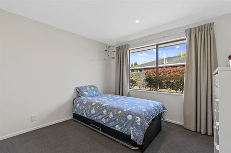 Photo of property in 20 Lowry Avenue, Redwood, Christchurch, 8051