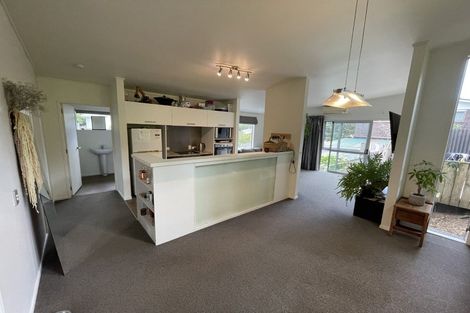 Photo of property in 12 Nevada Drive, Merrilands, New Plymouth, 4312