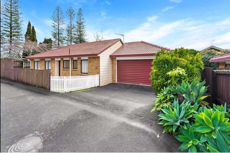 Photo of property in 47 Glenview Road, Glen Eden, Auckland, 0602
