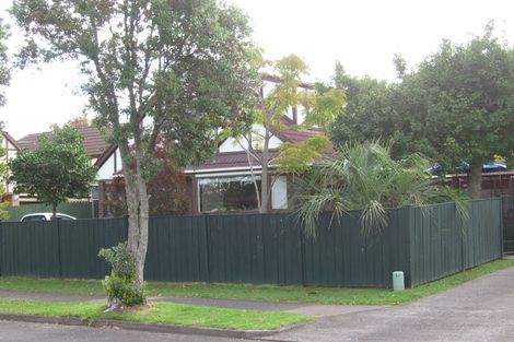 Photo of property in 2/49 Jillteresa Crescent, Half Moon Bay, Auckland, 2012