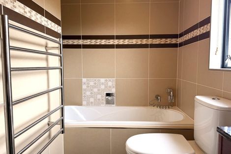 Photo of property in 28b Bucklands Beach Road, Bucklands Beach, Auckland, 2012