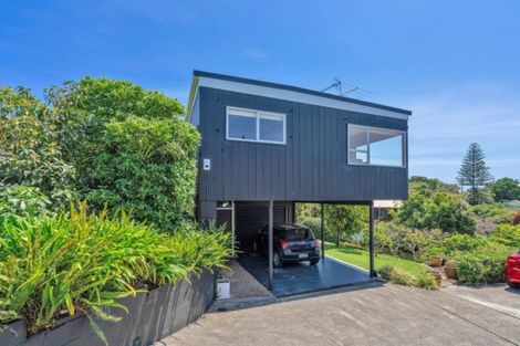 Photo of property in 16 Callender Place, Shelly Park, Auckland, 2014