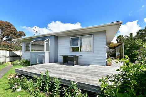 Photo of property in 1 Edgewater Grove, Orewa, 0931