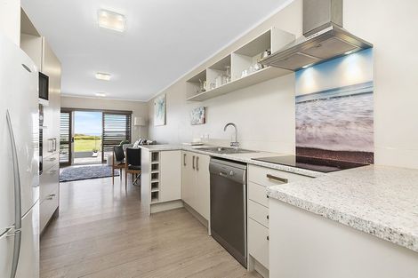 Photo of property in 204 Marine Parade, Mount Maunganui, 3116