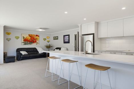 Photo of property in 15 Hamon Place, Pukehangi, Rotorua, 3015