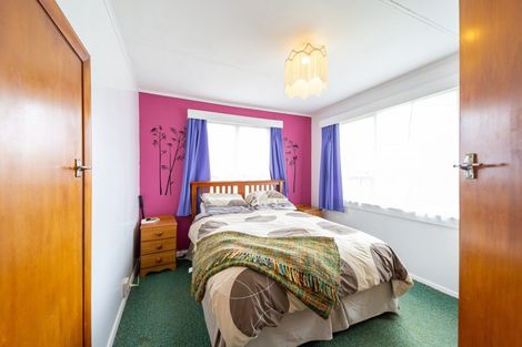 Photo of property in 24 Brassey Street, Waverley, 4510