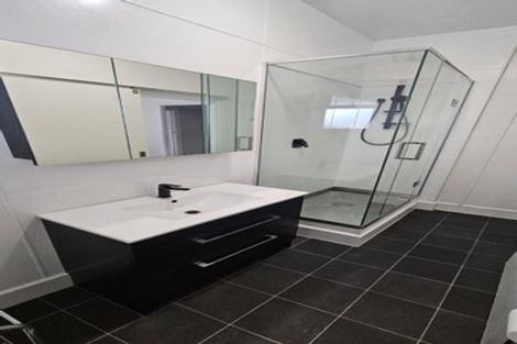 Photo of property in Devonport Apartments, 38/127 Saint Aubyn Street, New Plymouth, 4310