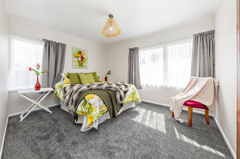 Photo of property in 24 President Avenue, Papakura, 2110