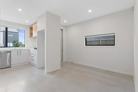 Photo of property in 16 Park Green Avenue, Rosehill, Papakura, 2113