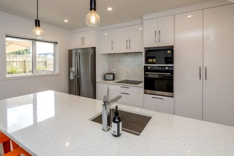 Photo of property in 18 Marine Parade South, Foxton Beach, Foxton, 4815