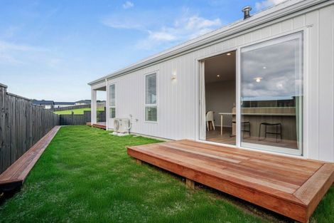 Photo of property in 42 Opouatu Avenue, Glenbrook, 2681