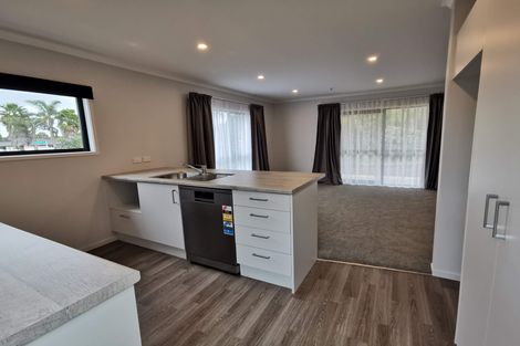 Photo of property in 14 Hull Road, Waiuku, 2123